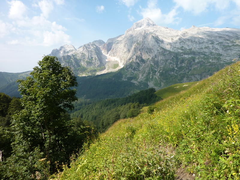 Пейзажи гор на маршруте 30